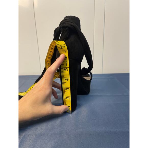 Nasty Gal Lace Up Open Toe Velvet Platform Pumps Color Black Size 8 Pre-Owned - Picture 7 of 16